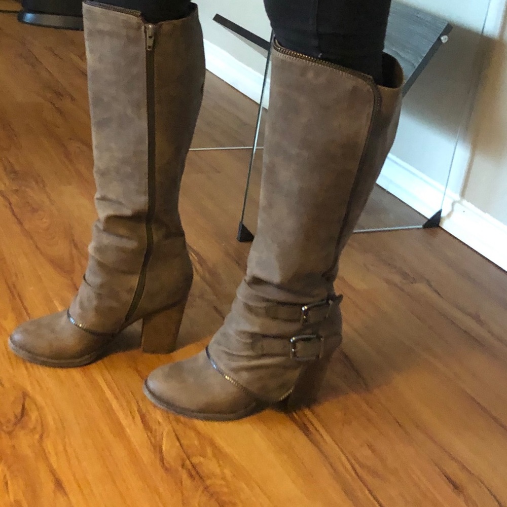 Comfy, brown, knee-high boots